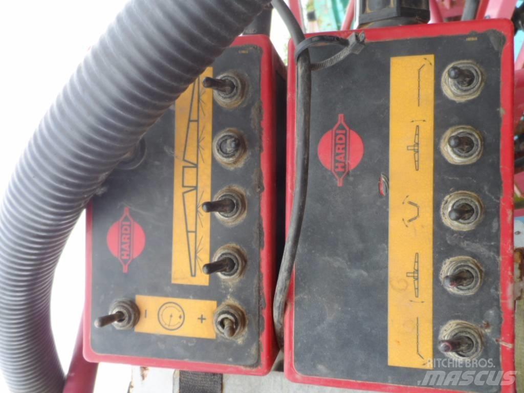 Hardi TZ2500 Прицепные опрыскиватели