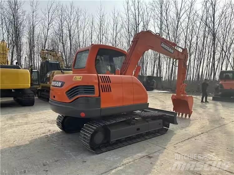 Doosan DX75 Гусеничные экскаваторы