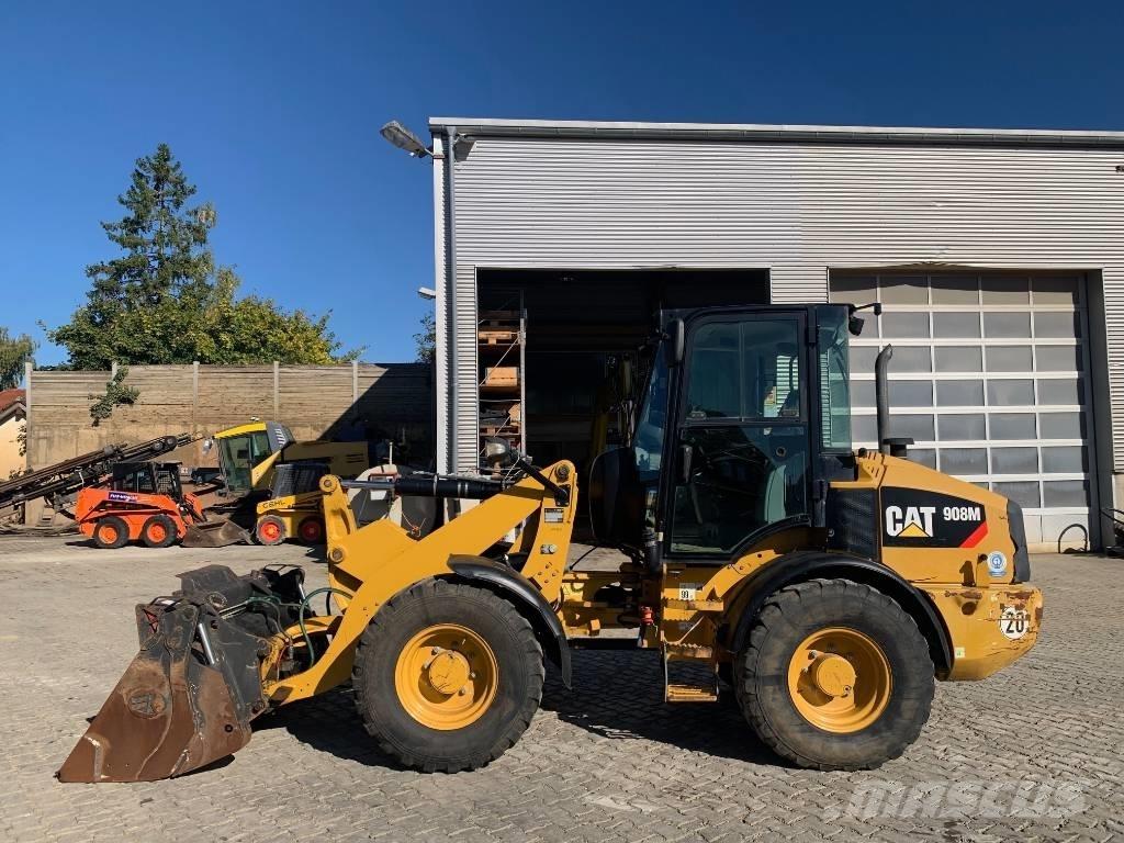 CAT 908M Фронтальные погрузчики