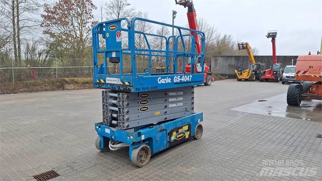Genie GS4047 Ножничные подъемники