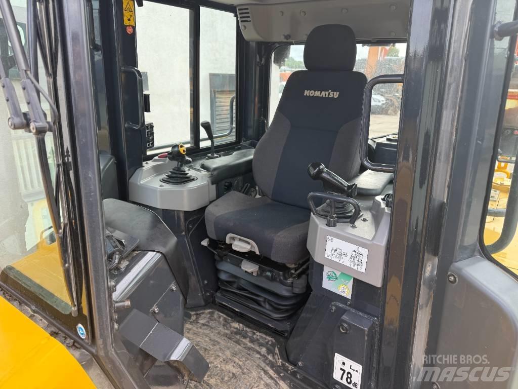Komatsu D 71P Xi-24 Гусеничные бульдозеры
