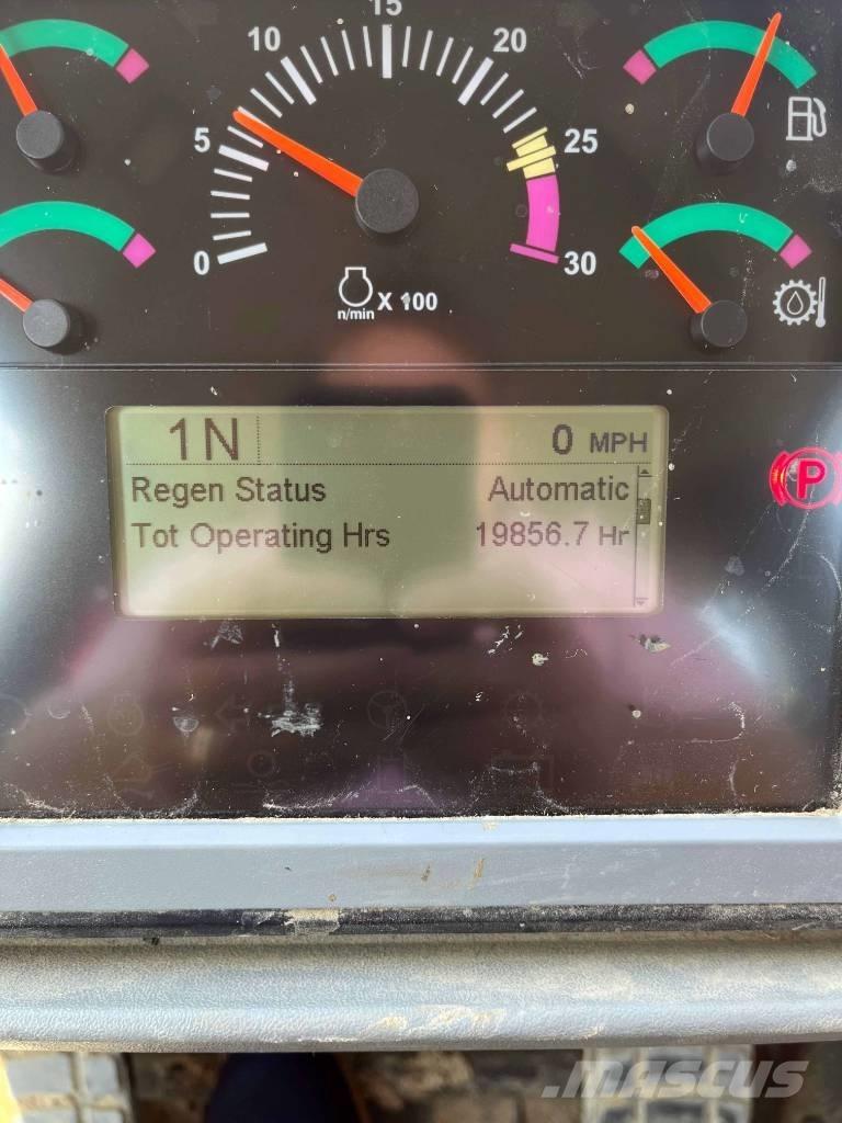 CAT 966 K Фронтальные погрузчики