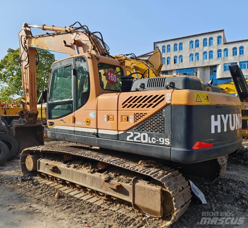 Hyundai R220LC-9S Гусеничные экскаваторы