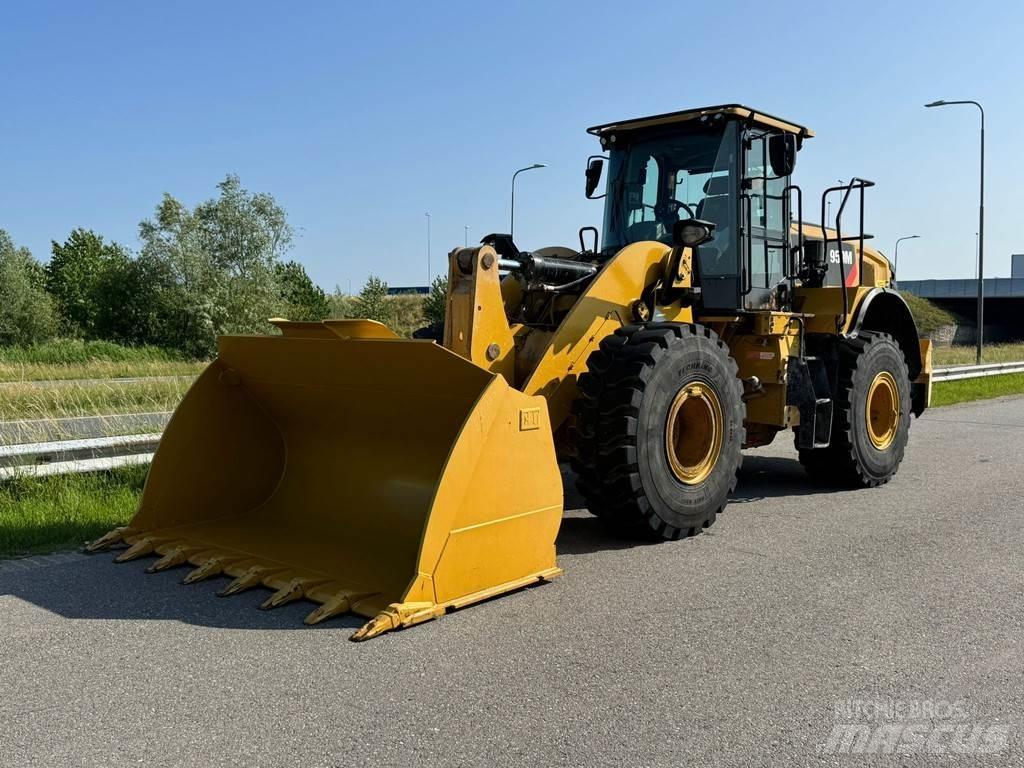 CAT 950M Фронтальные погрузчики