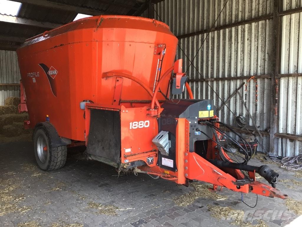 Kuhn Profile 1880 Кормораздатчики