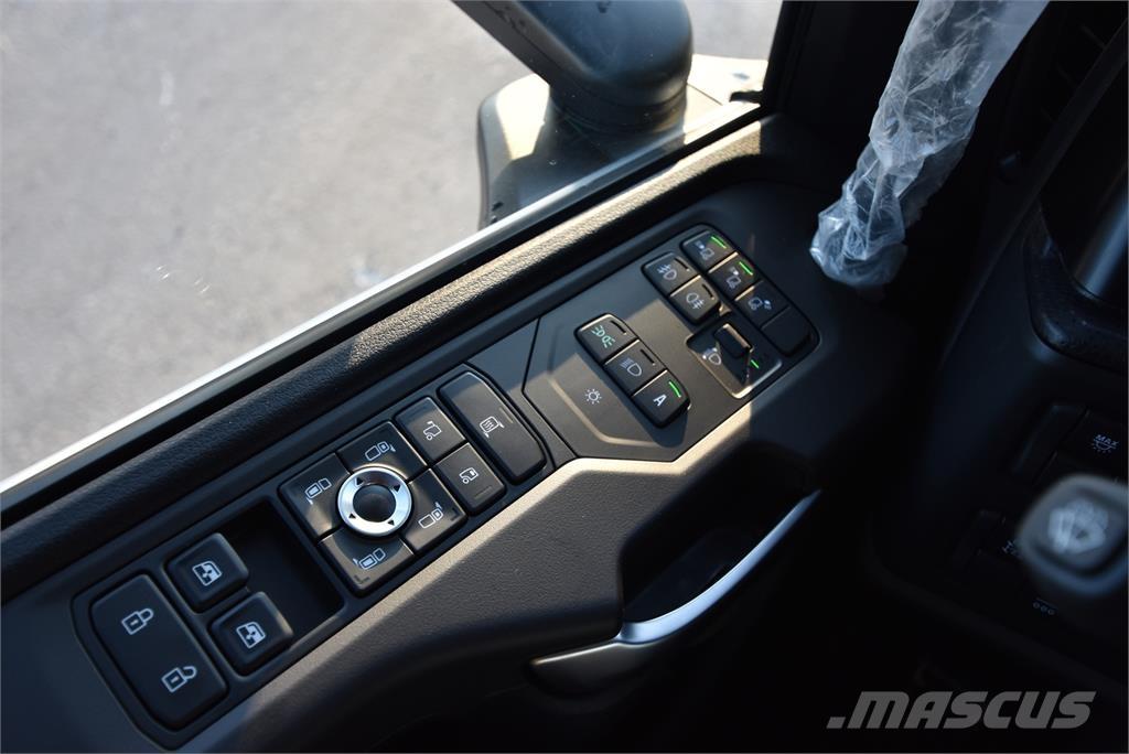 Scania R590 8X4 Шасси с кабиной