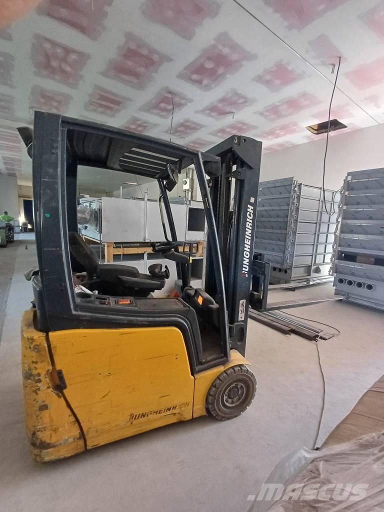 Jungheinrich EFG215 Электропогрузчики