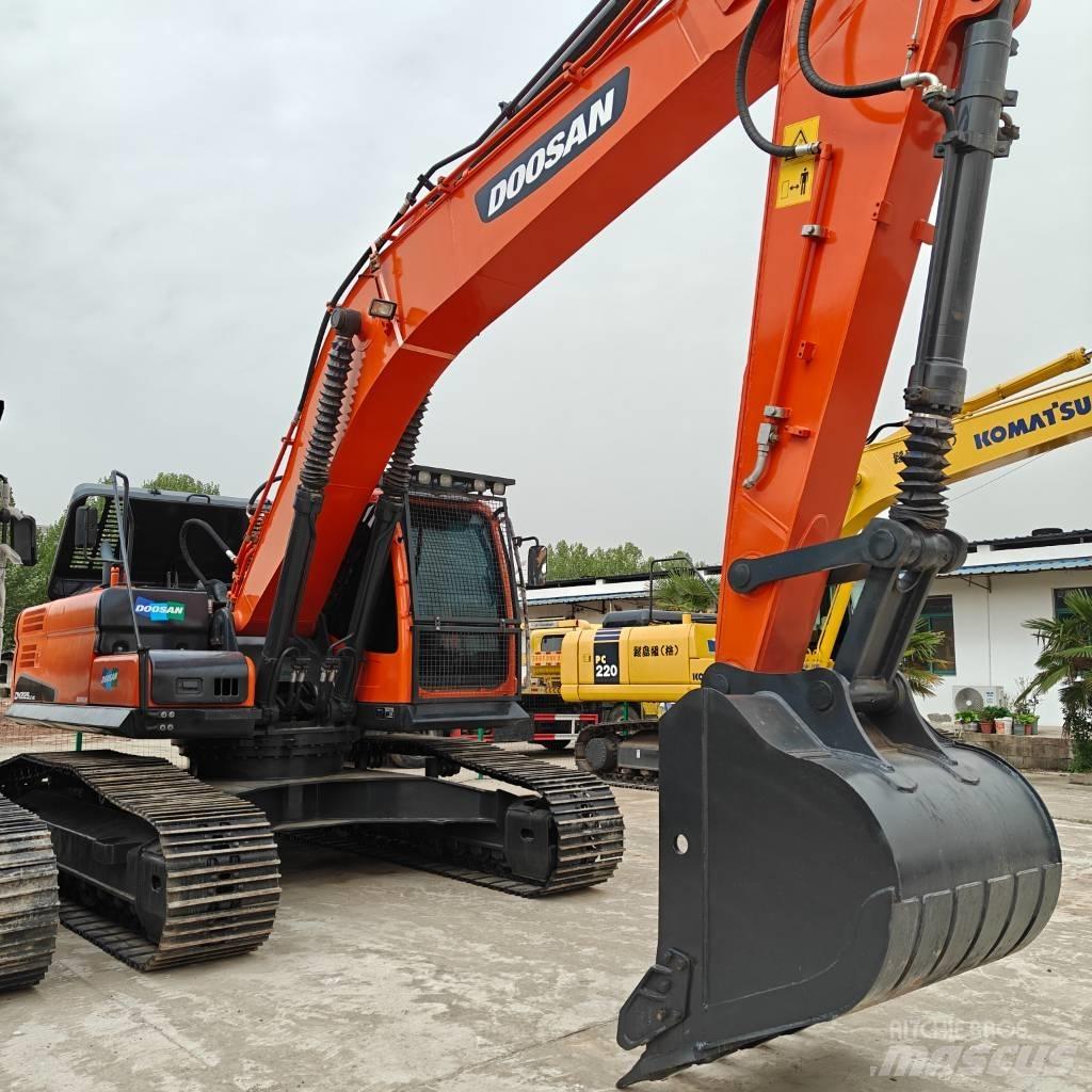 Doosan 225-9C Гусеничные экскаваторы