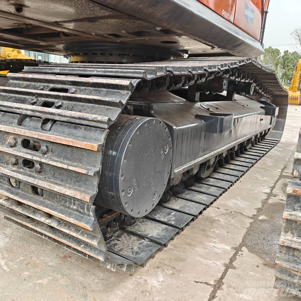 Doosan 225-9C Гусеничные экскаваторы