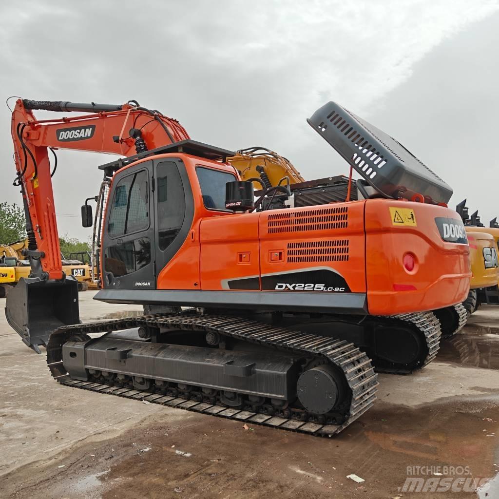 Doosan 225-9C Гусеничные экскаваторы