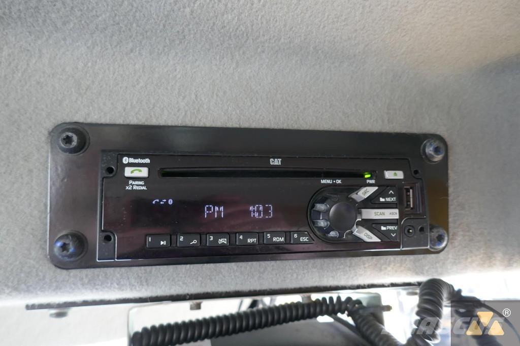 CAT 772G Карьерные самосвалы