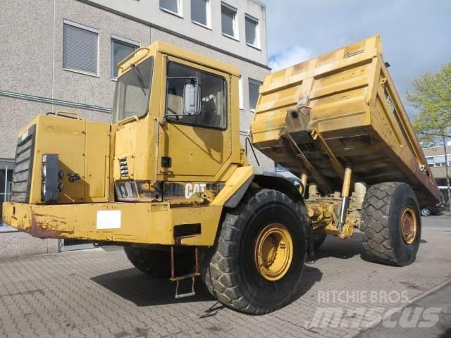 CAT  D40 Dumper Шарнирно-сочленённые самосвалы