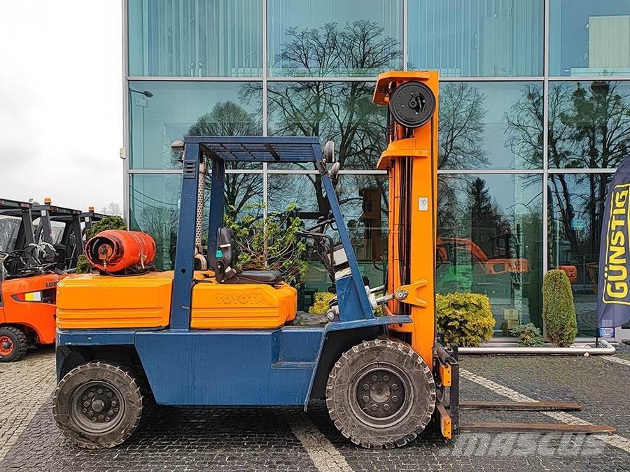 Toyota 02-5FG40 Газовые погрузчики