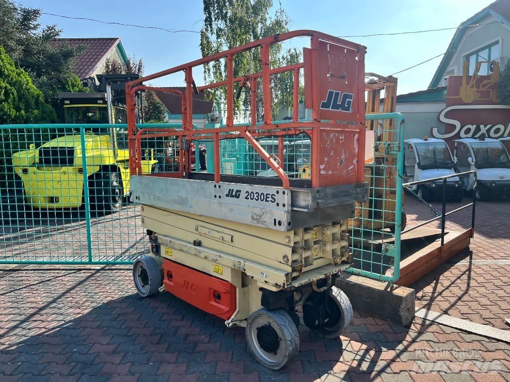 JLG 2030ES     V-3450 Вертикальные мачтовые подъемники