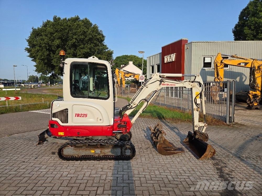 Takeuchi TB225 Мини-экскаваторы