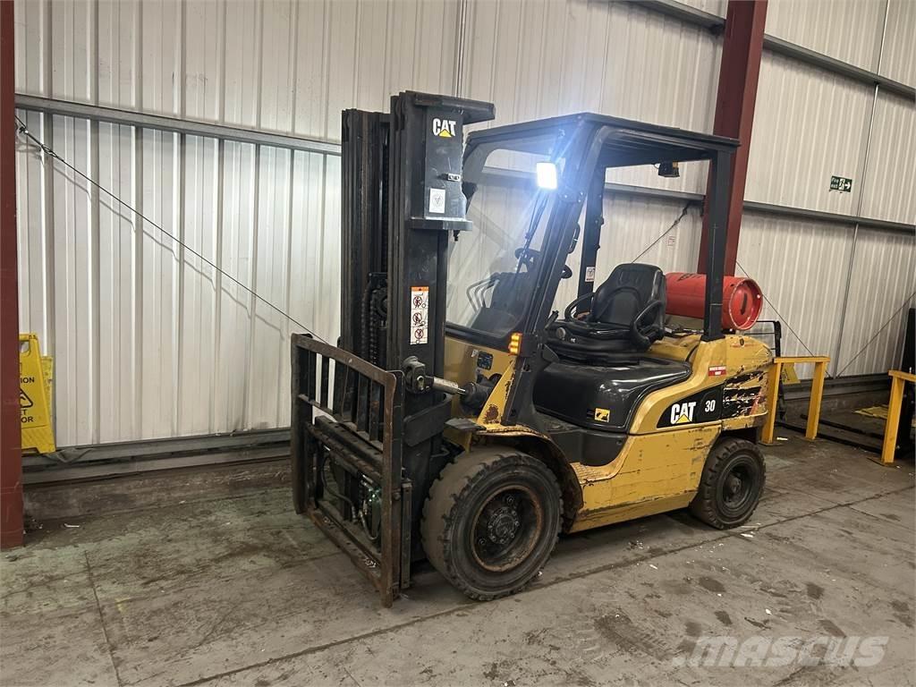 CAT GP30NT Газовые погрузчики