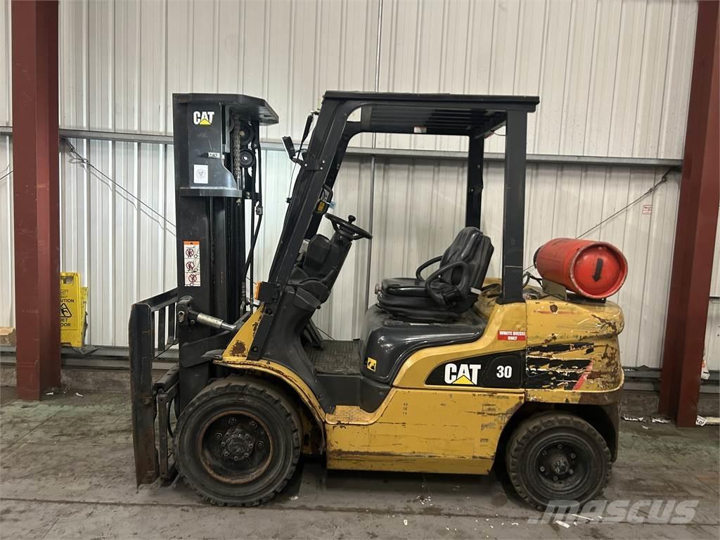 CAT GP30NT Газовые погрузчики