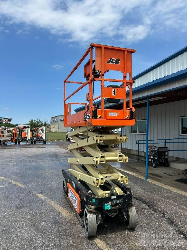 JLG R2632 Ножничные подъемники