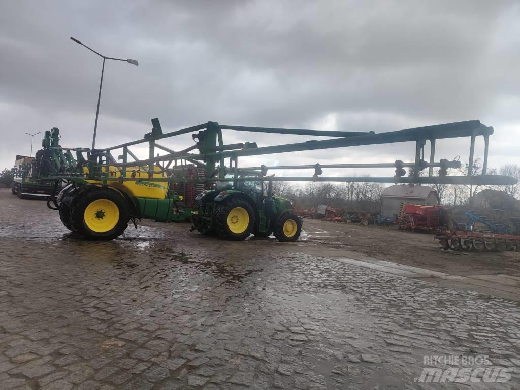John Deere R740i Прицепные опрыскиватели