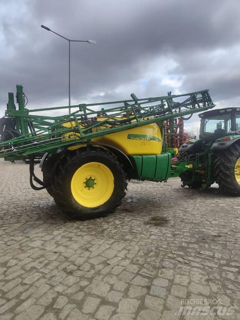 John Deere R740i Прицепные опрыскиватели