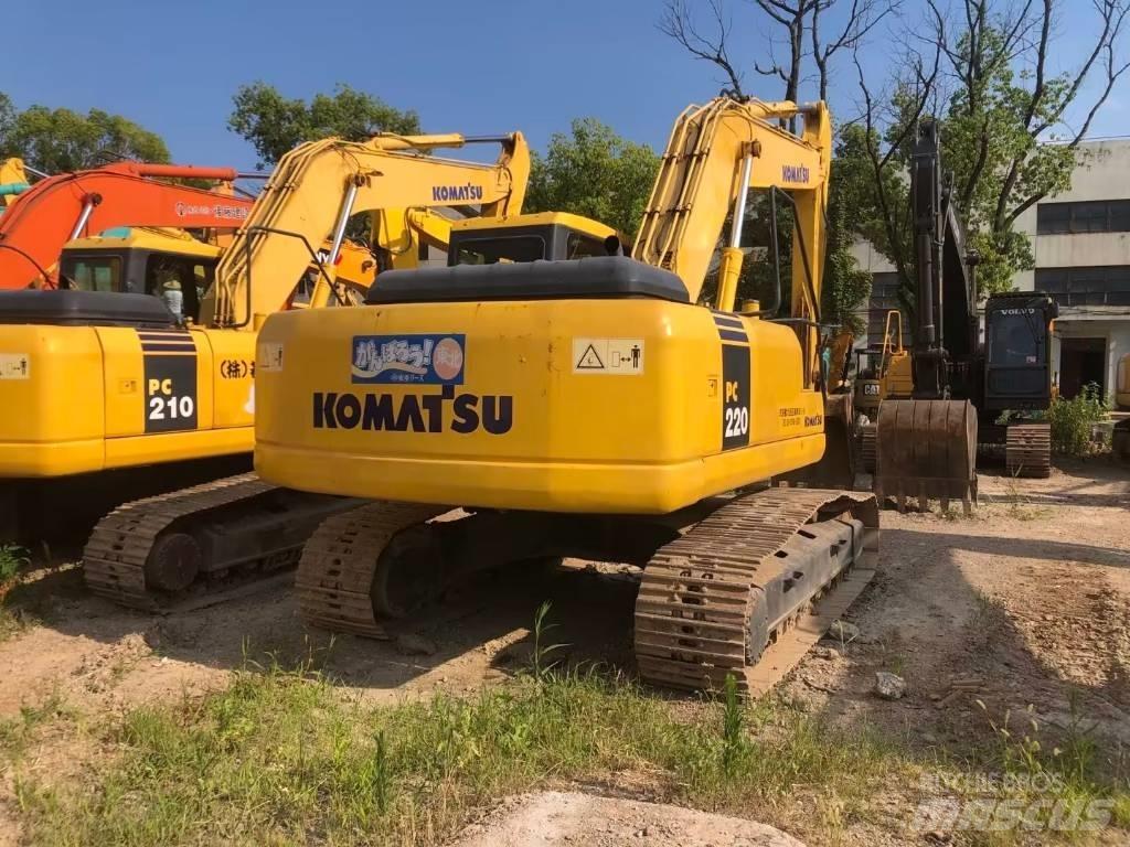 Komatsu PC220-7 Гусеничные экскаваторы