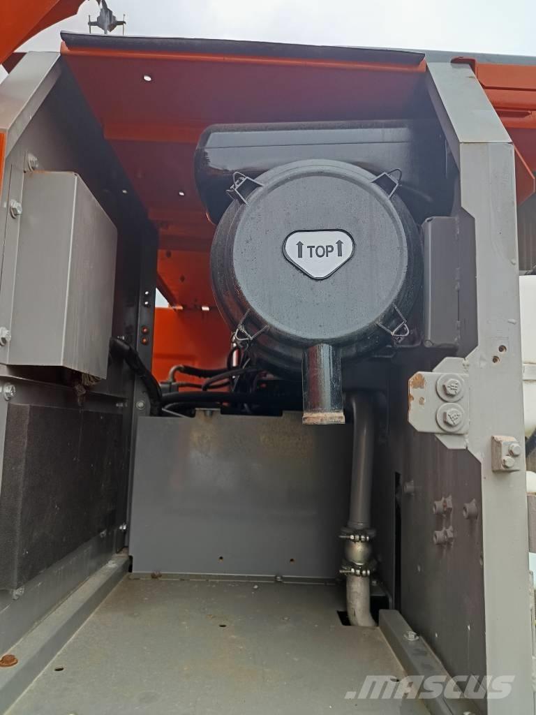 Hitachi ZX 210 Гусеничные экскаваторы