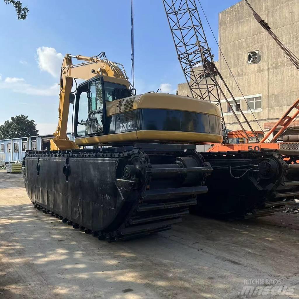 CAT 320 C Экскаваторы-амфибии