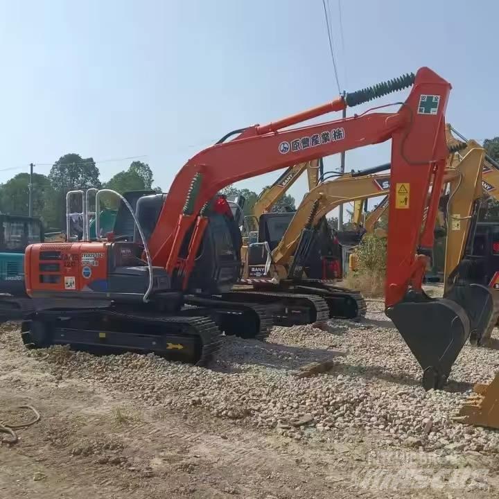 Hitachi ZX 120 Гусеничные экскаваторы