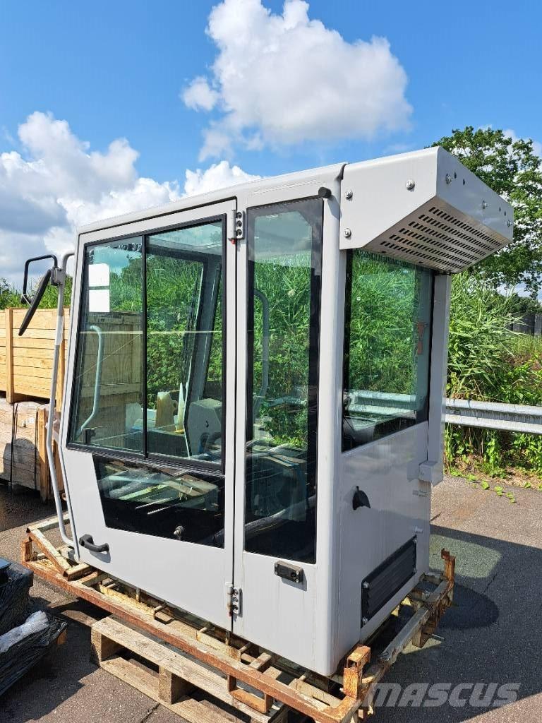 Fuchs D & E Cabin Кабины и интерьер