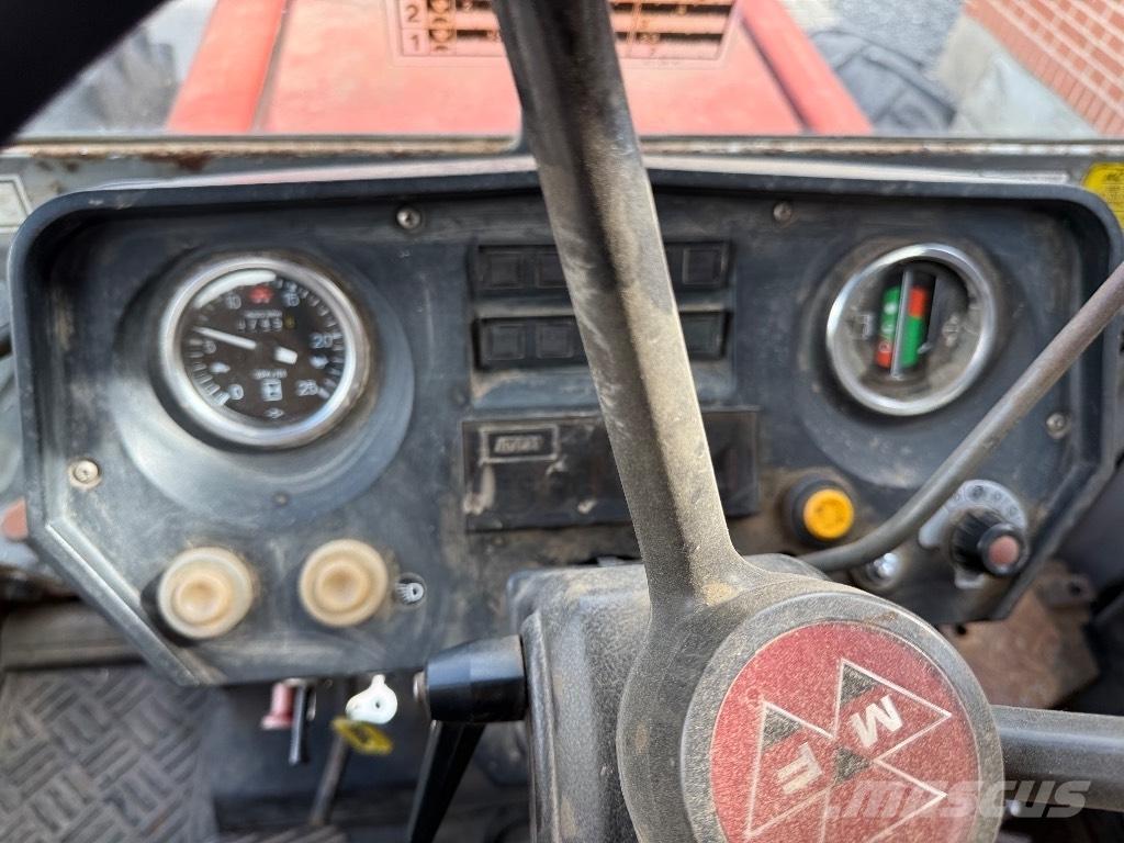 Massey Ferguson 699 Трактора