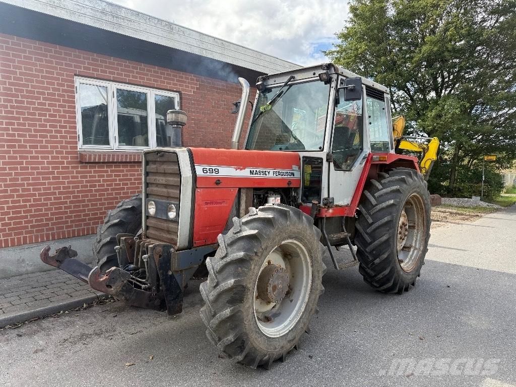 Massey Ferguson 699 Трактора