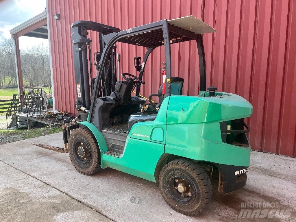 Mitsubishi FD40N1 Внедорожные погрузчики