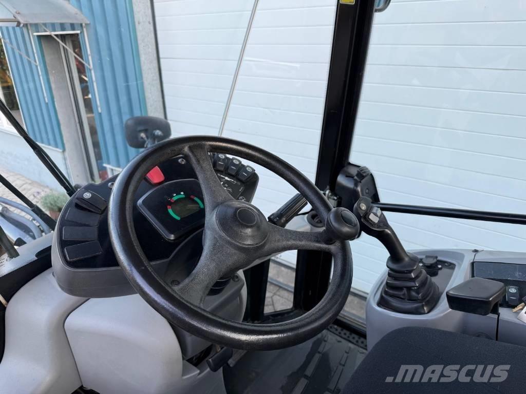 CAT 907 H Фронтальные погрузчики