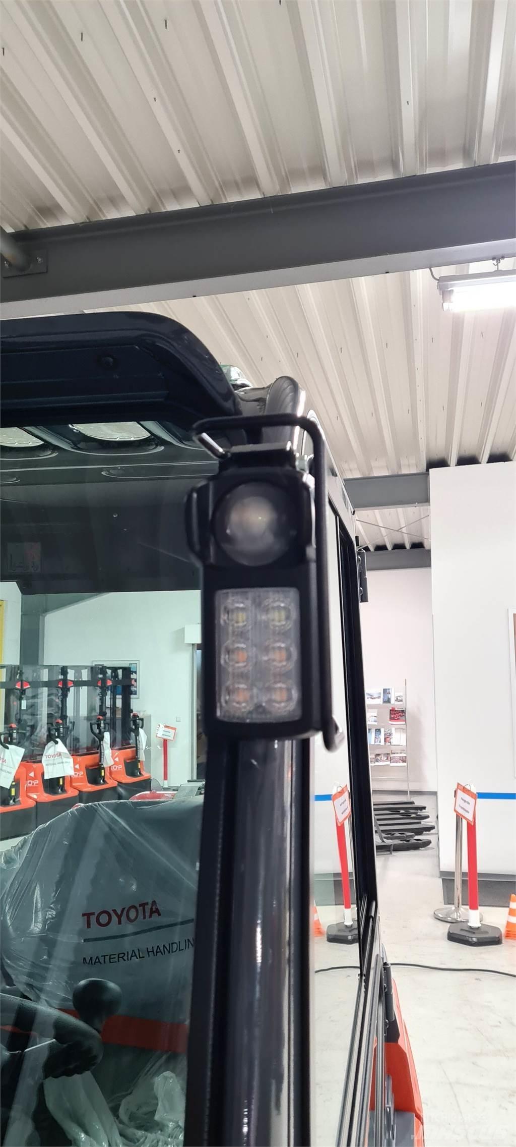 Toyota 02-8FGF30 Газовые погрузчики