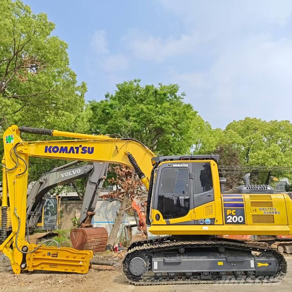 Komatsu PC 200 Гусеничные экскаваторы