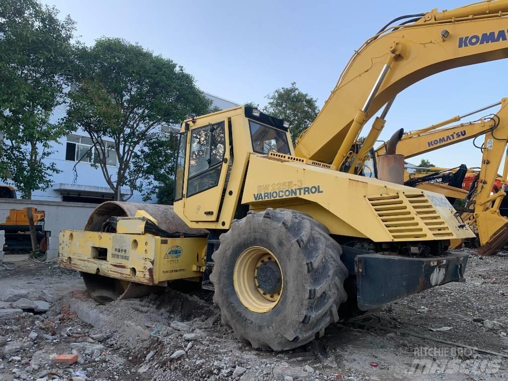 Bomag BW 225 D-3 Катки тротуарные