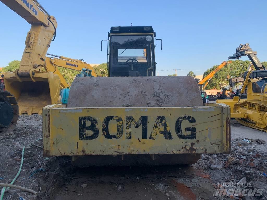 Bomag BW 225 D-3 Катки тротуарные
