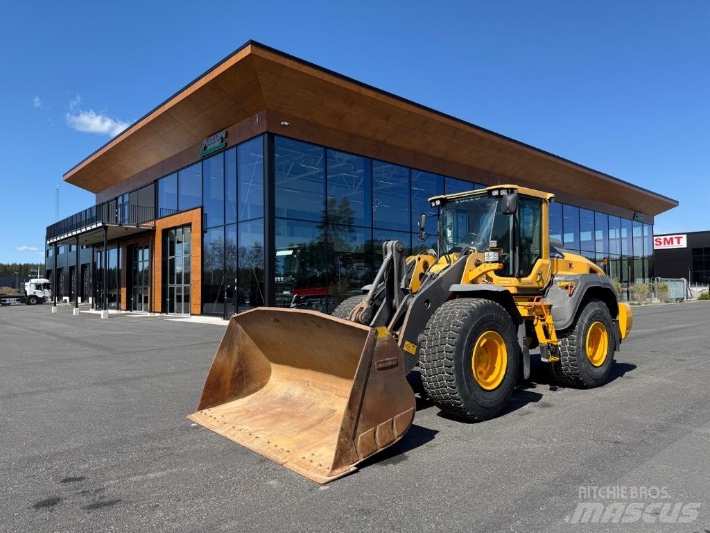Volvo L120H Фронтальные погрузчики