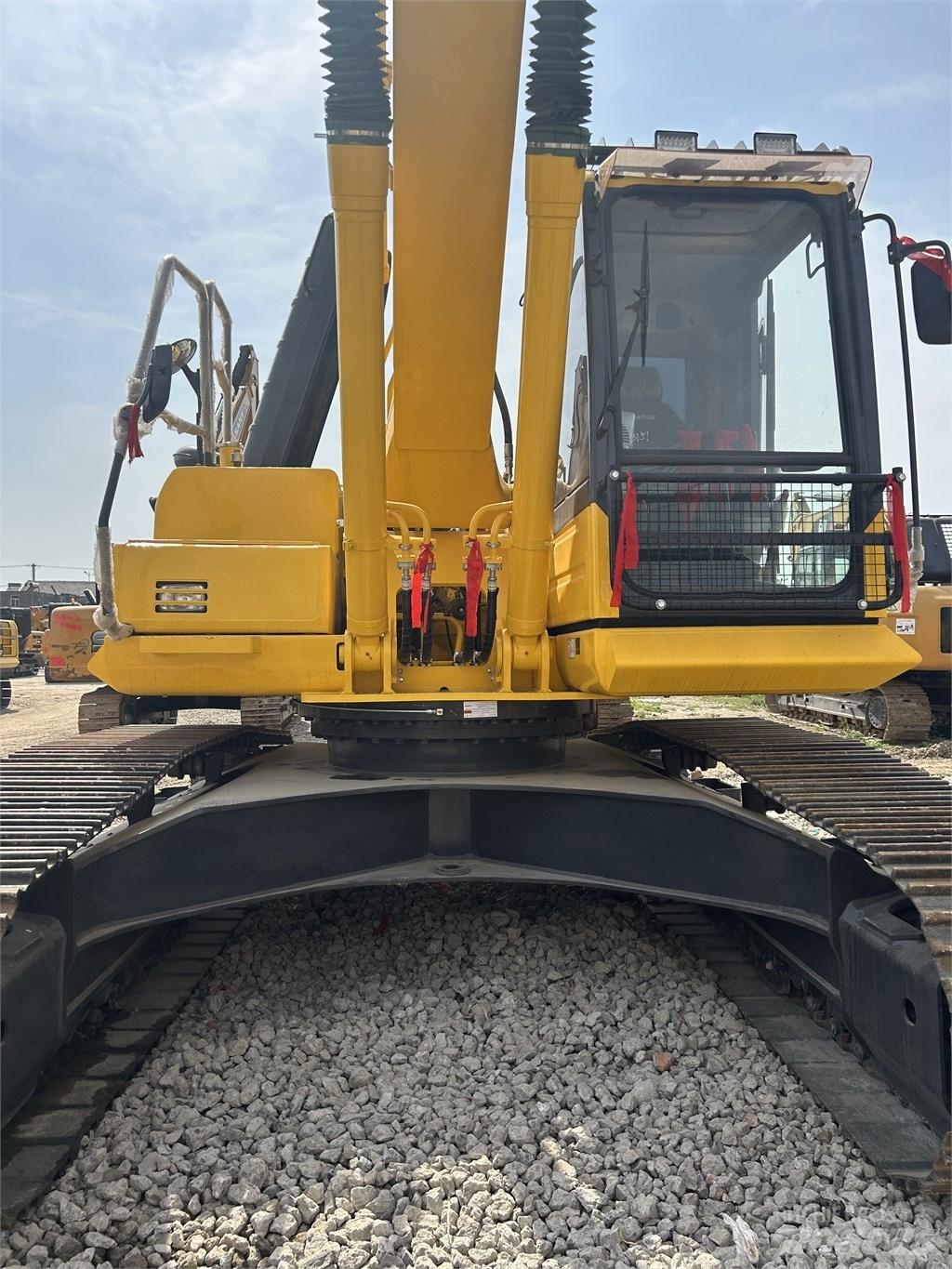 Komatsu PC 240 Гусеничные экскаваторы