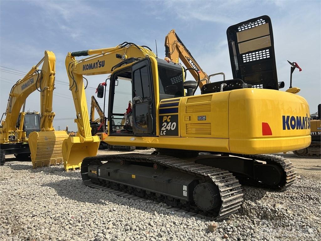 Komatsu PC 240 Гусеничные экскаваторы