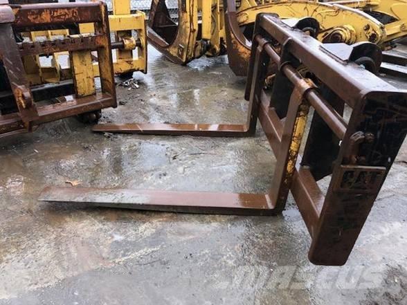CAT IT 38 G Паллетные вилы для фронтальных погрузчиков