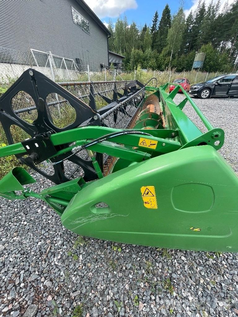 John Deere 622R Жатки