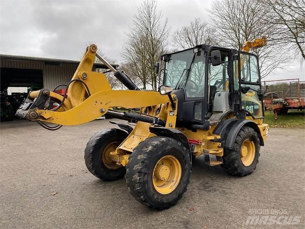 CAT 908M Фронтальные погрузчики