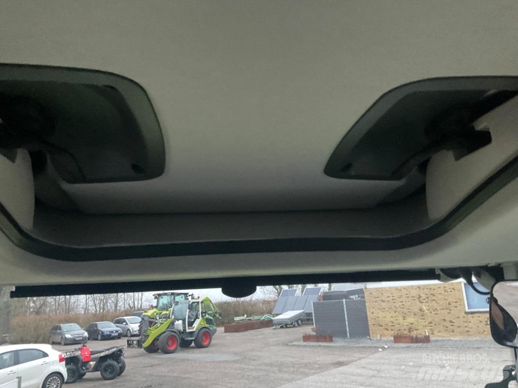CLAAS ARION 450 Трактора