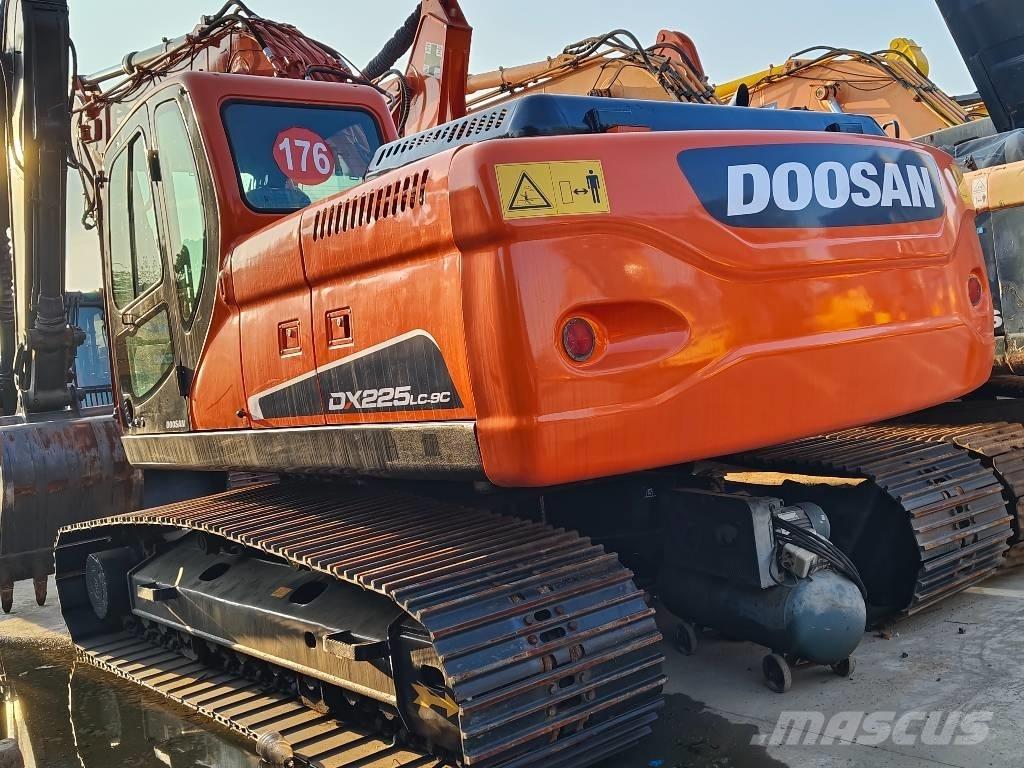 Doosan DX 225 LC-9C Гусеничные экскаваторы