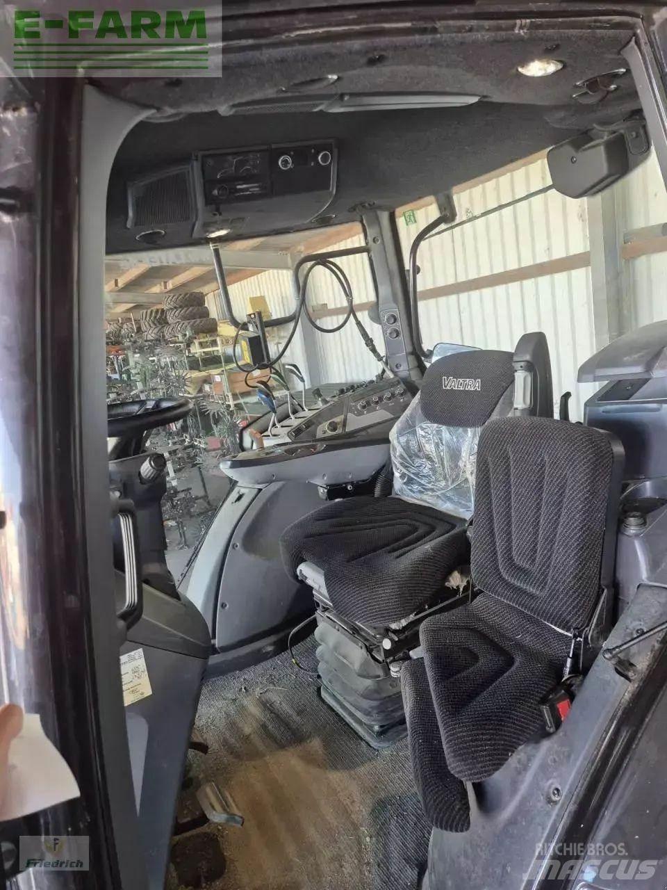 Valtra t235a Трактора