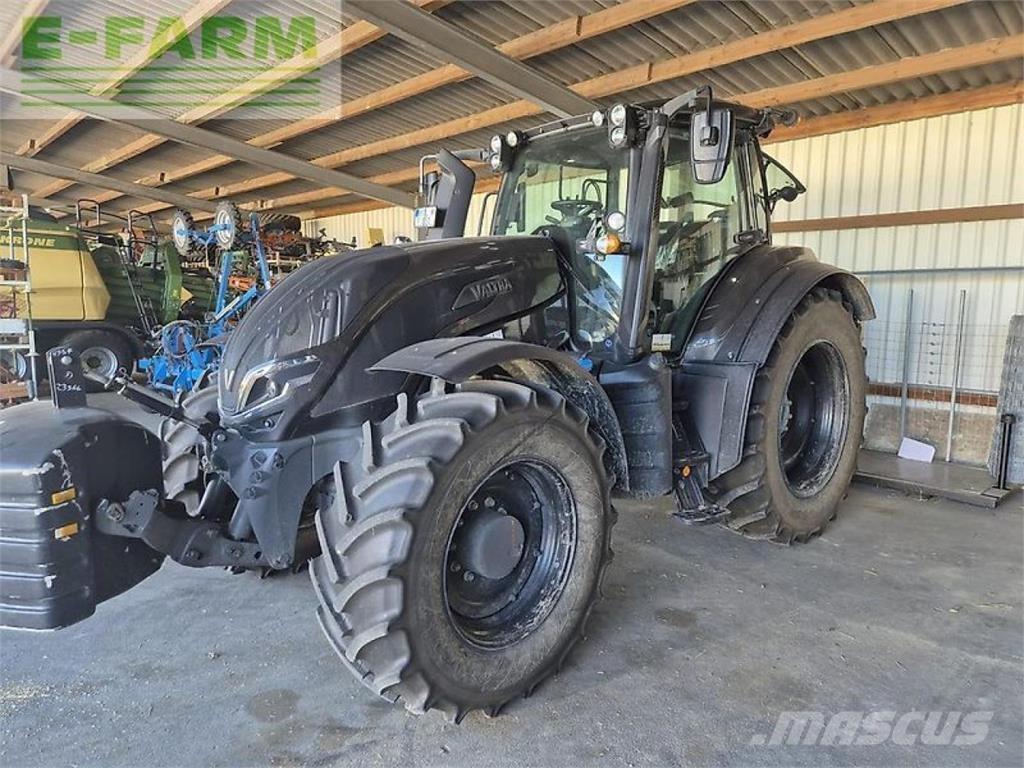 Valtra t235a Трактора