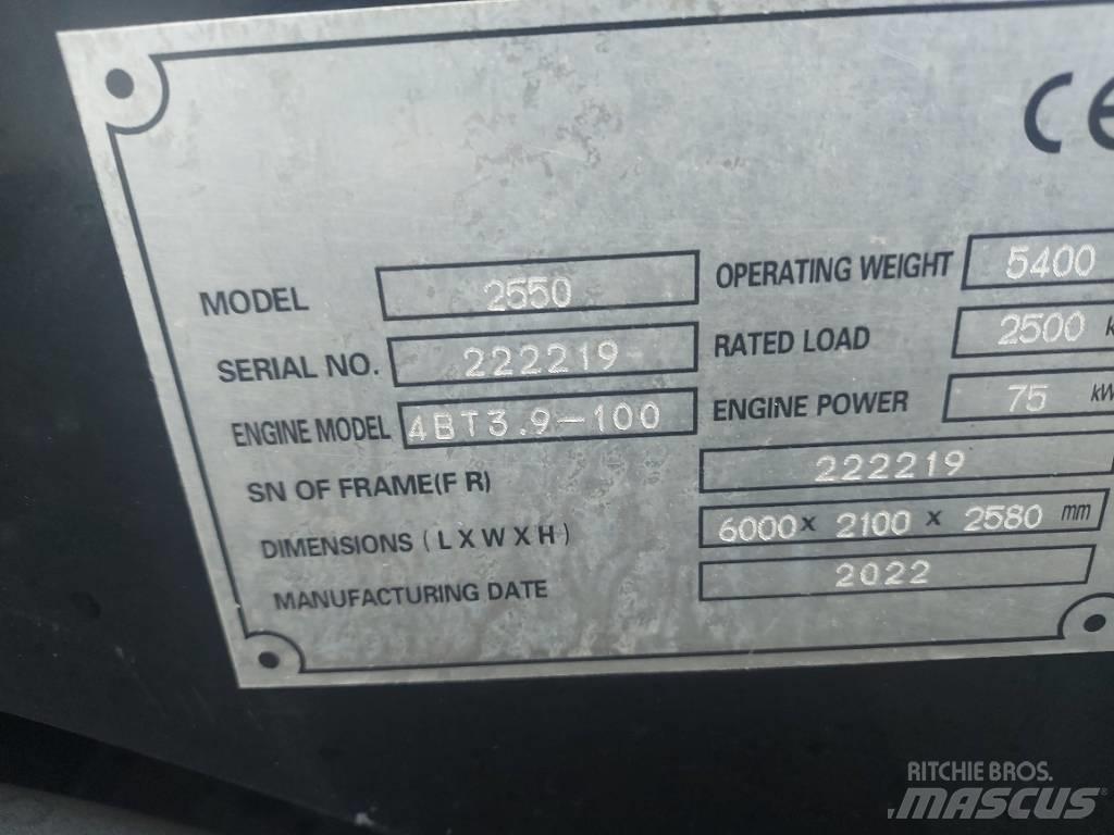  D-Machine  2550 Фронтальные погрузчики