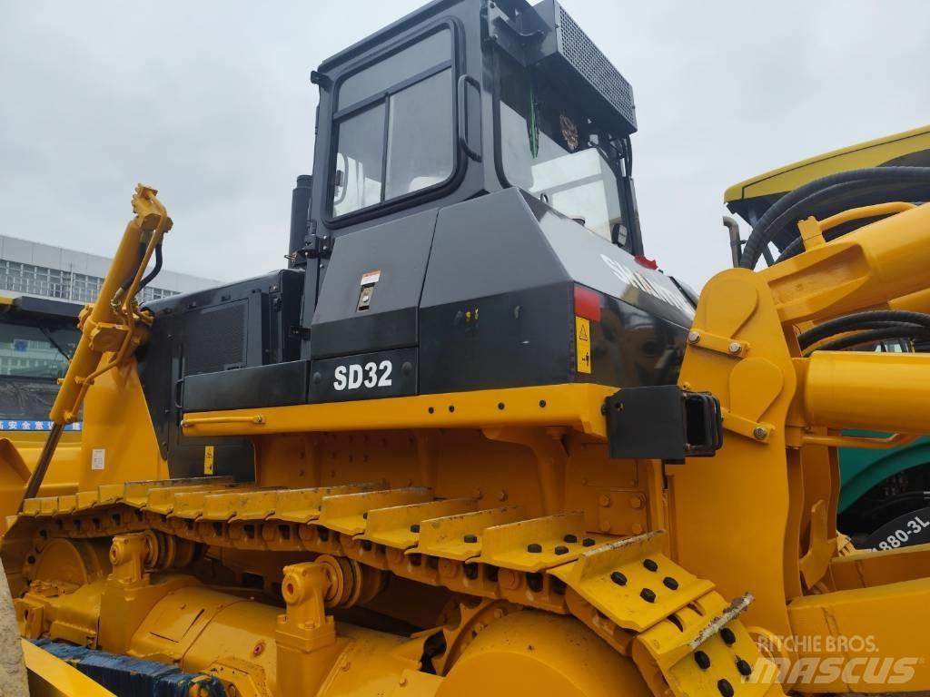Shantui SD32 Гусеничные бульдозеры