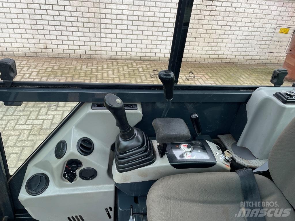 Komatsu PC 17 R-5 Мини-экскаваторы